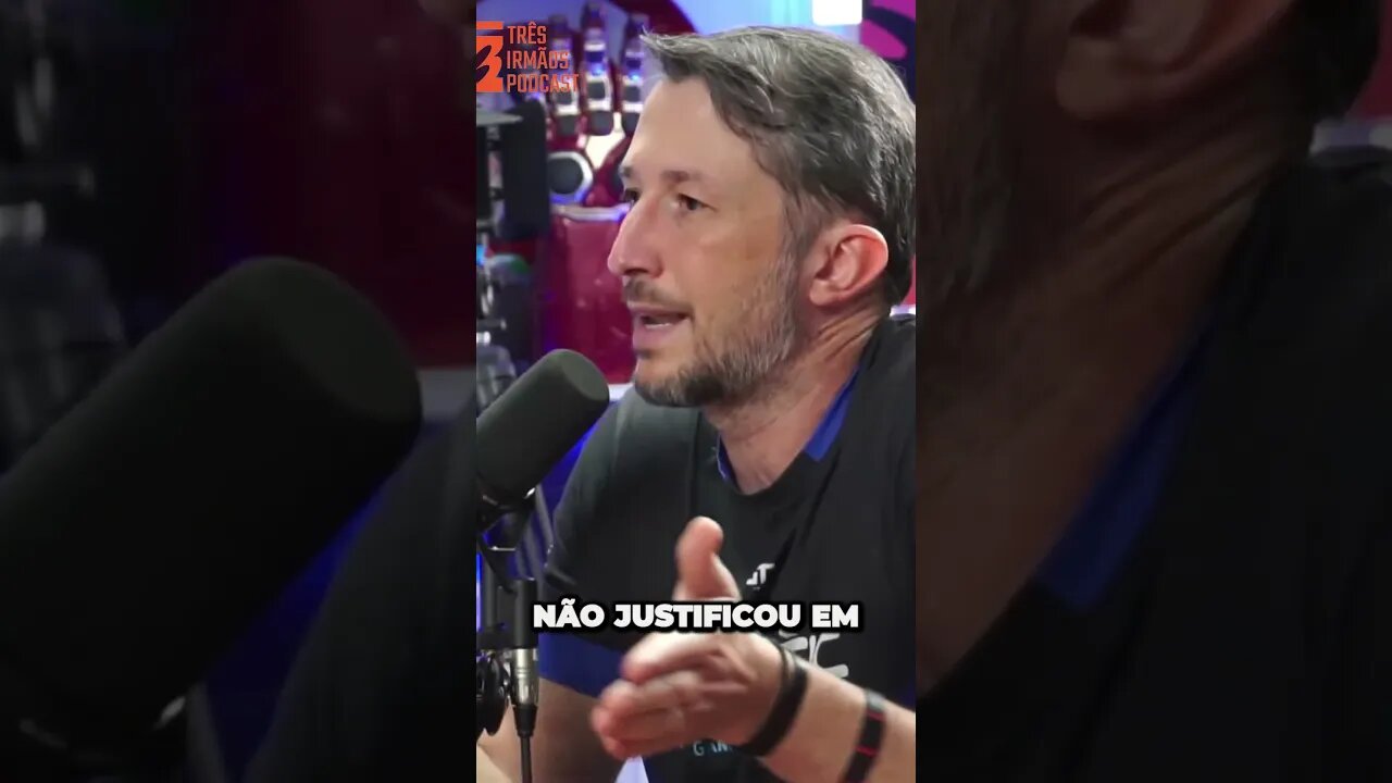 A idolatria deve acabar não existe salvador da pátria - Podcast 3 Irmãos