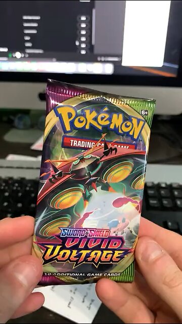 Pulling a nice Lugia from Vivid Voltage