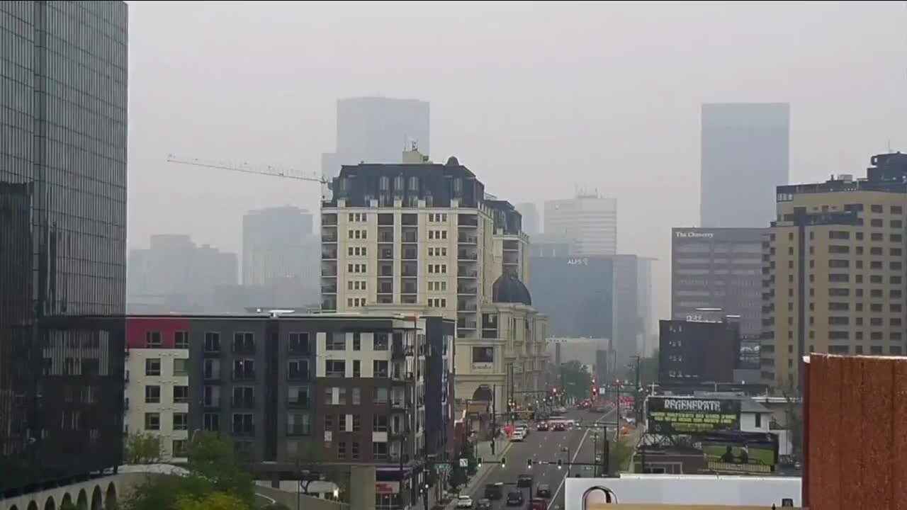 Denver air quality improves to 'moderate' levels before anticipated smoke plume moves in Monday