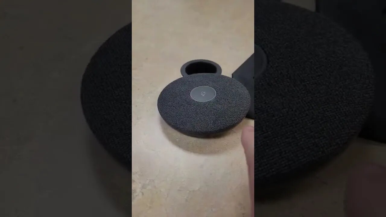 it's a speaker? or microphone?
