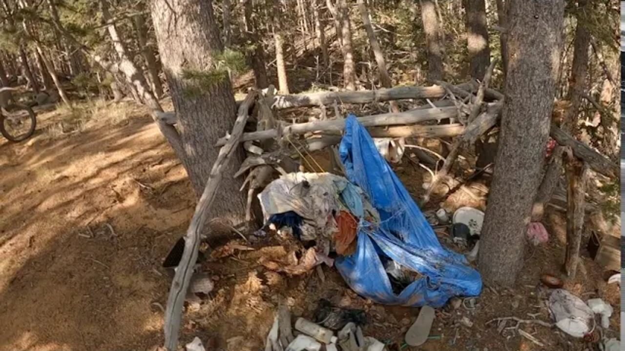 Trash - FR381 - Homeless abandoned JUNK!