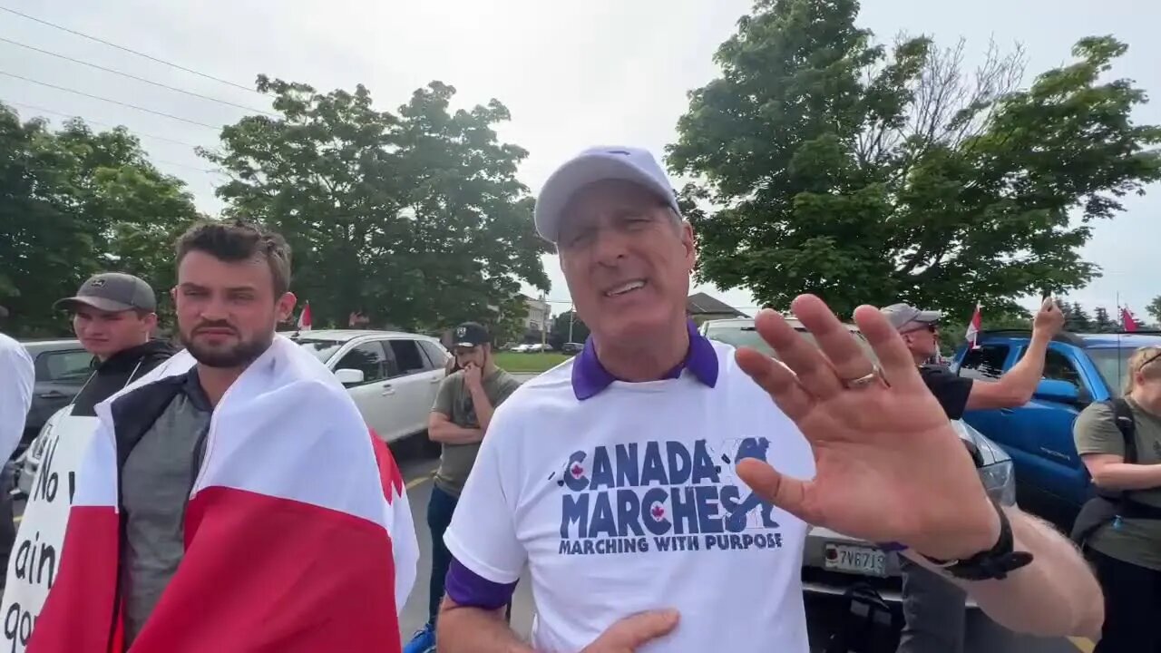LIVE 🔴 The #churchofBuBBles starts the final 27 km with #jamestopp Ashe arrives downtown Ottawa
