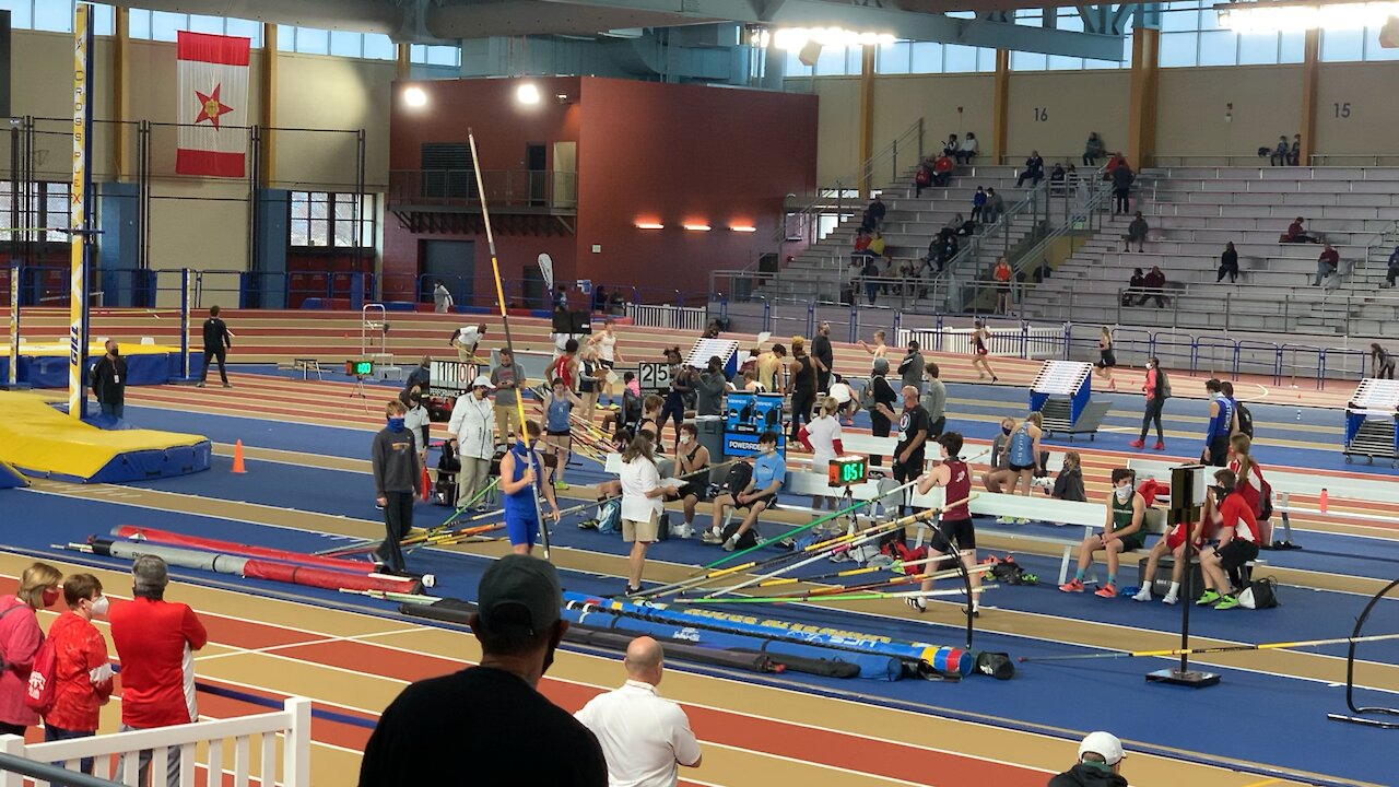 Polevault2112042