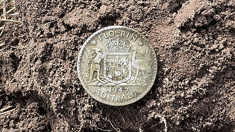 Big Awesome Silver Florin Metal Detecting With Minelab