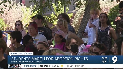 High School students march for abortions rights