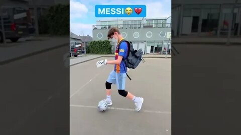 MESSI INDO PARA A ESCOLA [ VIRAL ] [ MEMES ] FUTEBOL JOGA MUITO !!