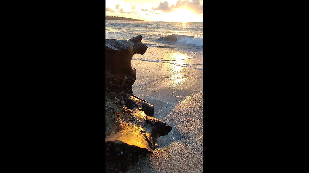 SUNSET AT JIMBARAN BEACH BALI