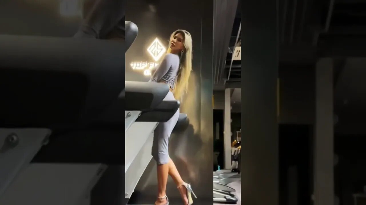 Hot Chinese Girl Struts Her Hard Body On A Running Machine