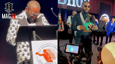 Floyd Mayweather Gets Emotional After Being Inducted Into The Boxing Hall Of Fame! 🥊