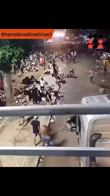 Cenas de terror: Vídeo mostra momento em que bandido mata criança e provoca tiroteio em carnaval