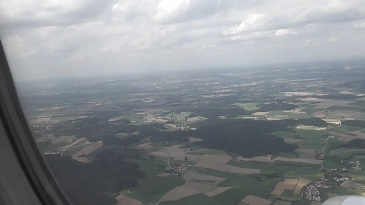 Landing to München; through clouds untill runaway