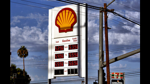 Gas prices continue to fall as the unofficial end of summer arrives