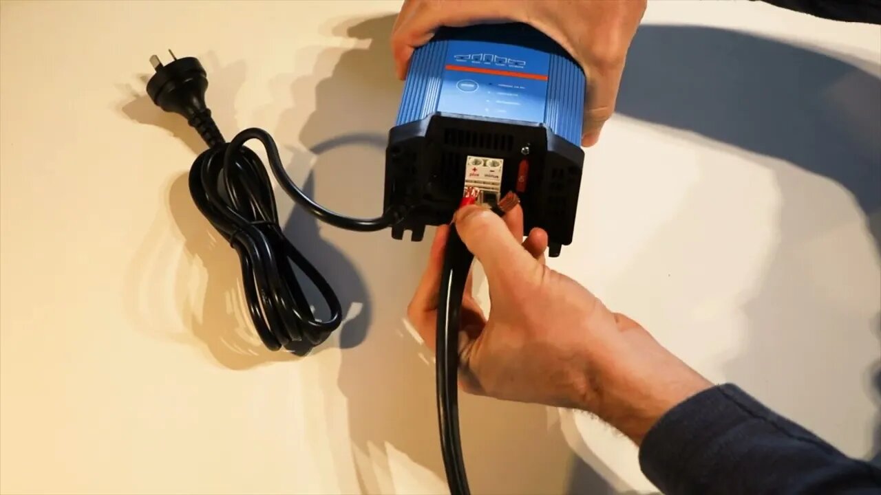 How to connect the Victron Energy Blue IP22 12/30(1) Smart Charger (AU/NZ Model) to a Battery