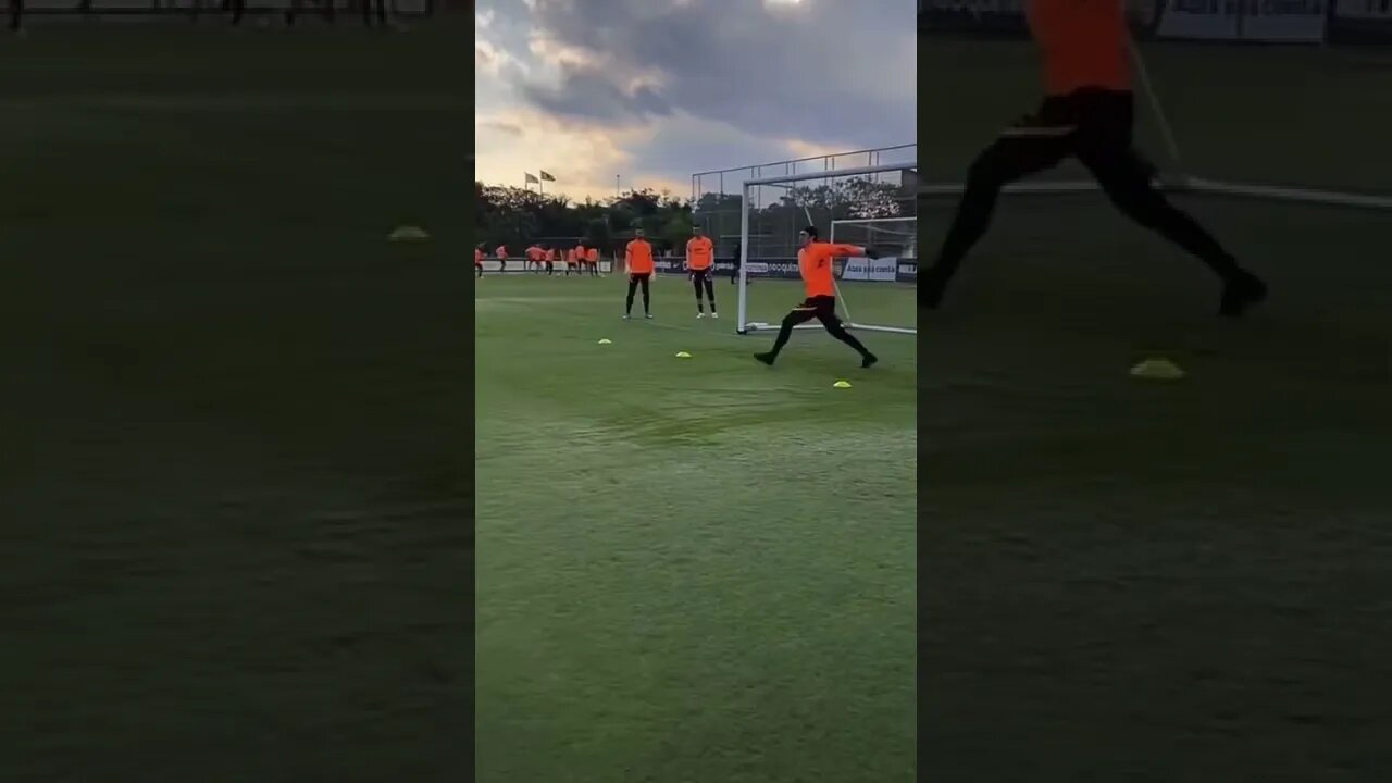 Cássio e seu novo treino com os pés #shorts #corinthians