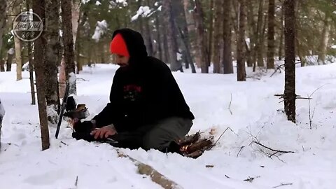 Camp in a hammock in winter 7