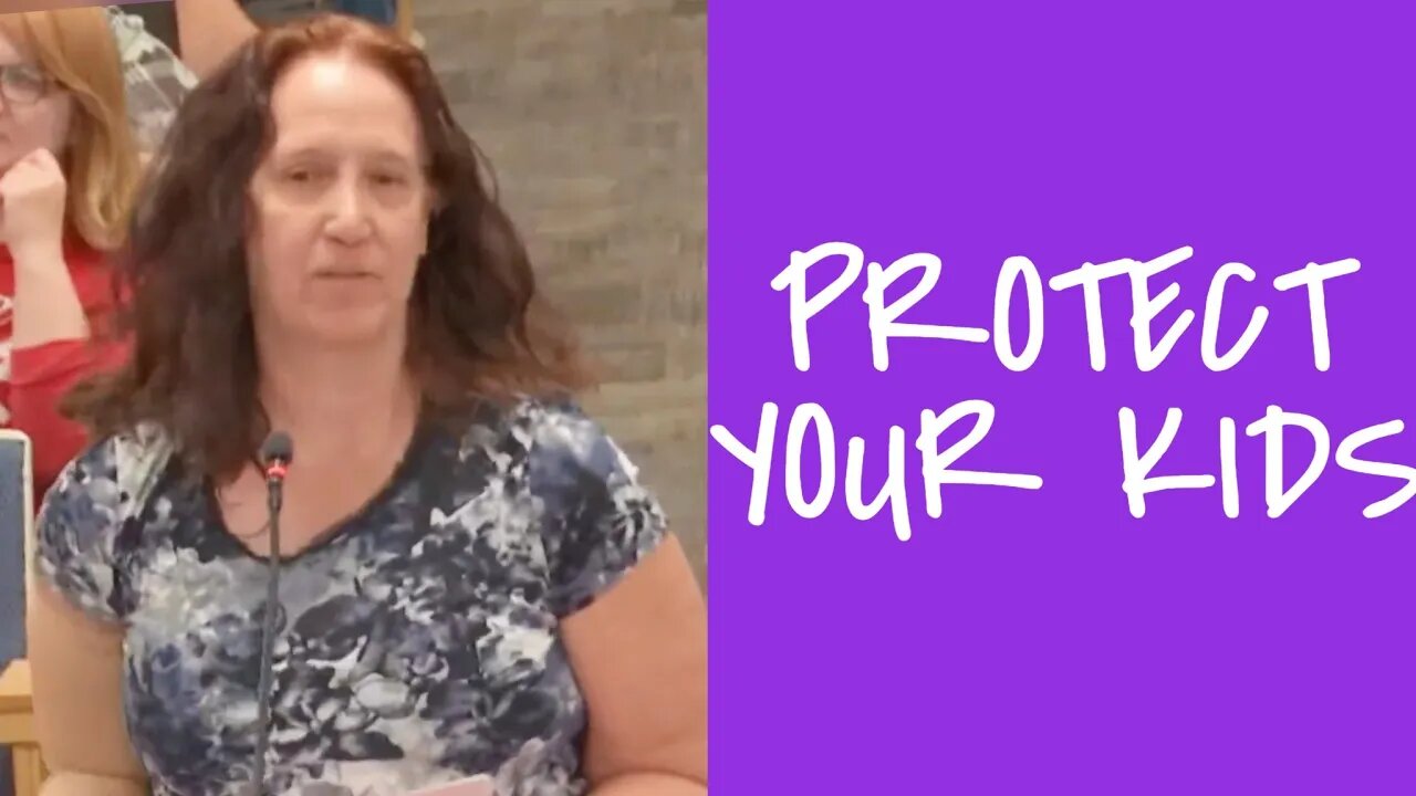 School Board SHUTS OFF MIC Of Mother Reading INSANE Assignment Given To Her ChILD