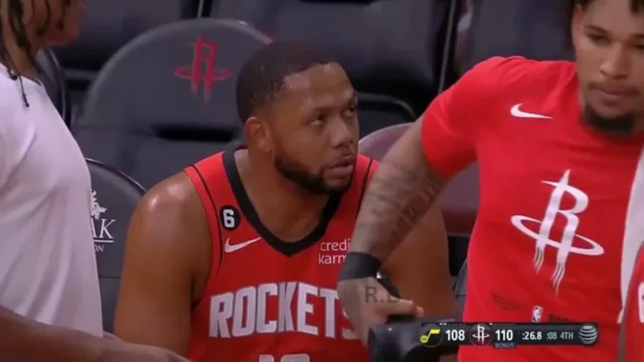 JALEN GREEN FIGHTS JABARI SMITH INFRONT OF ROCKETS BENCH