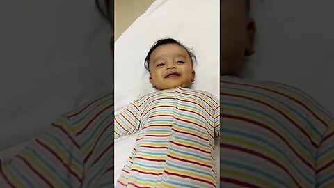 4 months old baby feeling sleepy #shortvideo #shorts