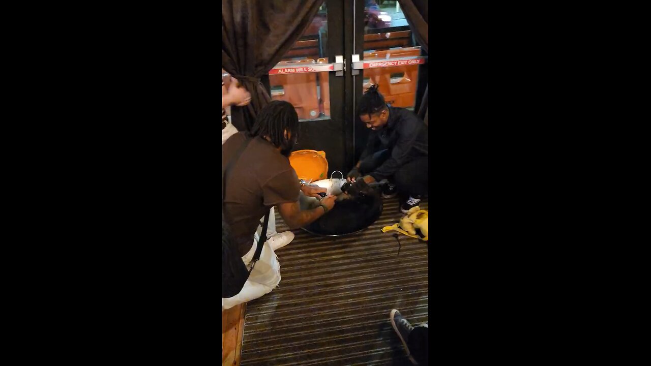 Acabo de tropezar con una loca liga de apuestas clandestinas de beyblade🤣