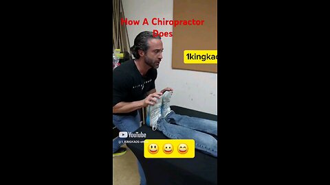 How A Chiropractor Does