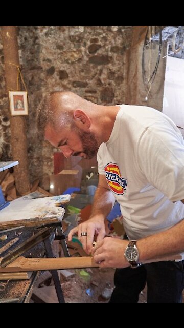 Hufschmid Guitars - Some guitar neck carving!