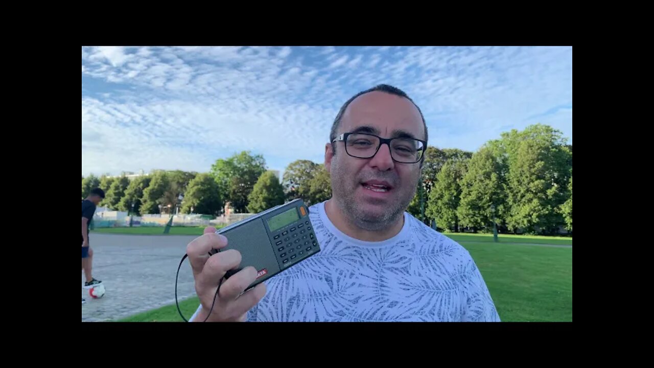 My first radio listen in Brussels, Belgium, with XHDATA and its antenna part 1 EP 18