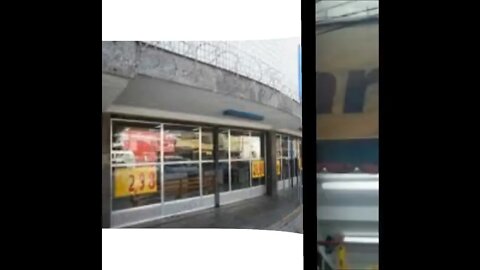 CV ABELHA DOCA TROPA DO URSO MANDOU MORAADORES ENTRAR NO SUPER MERCADO NO COMPLEXO DA PENHA PM BUSCA