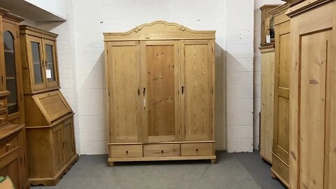 German 1930’s Pine Triple Wardrobe (Dismantles) (Y5406F) @PinefindersCoUk