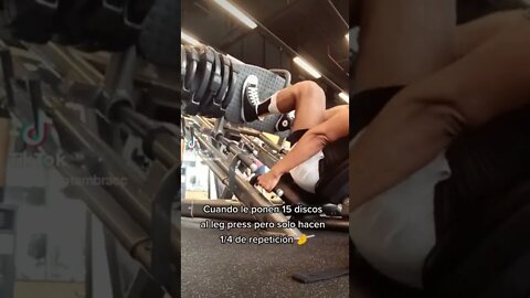 Cuando le Ponen 15 Discos al Leg Press y Solo Hacen 1/4 de Repetición 🤌