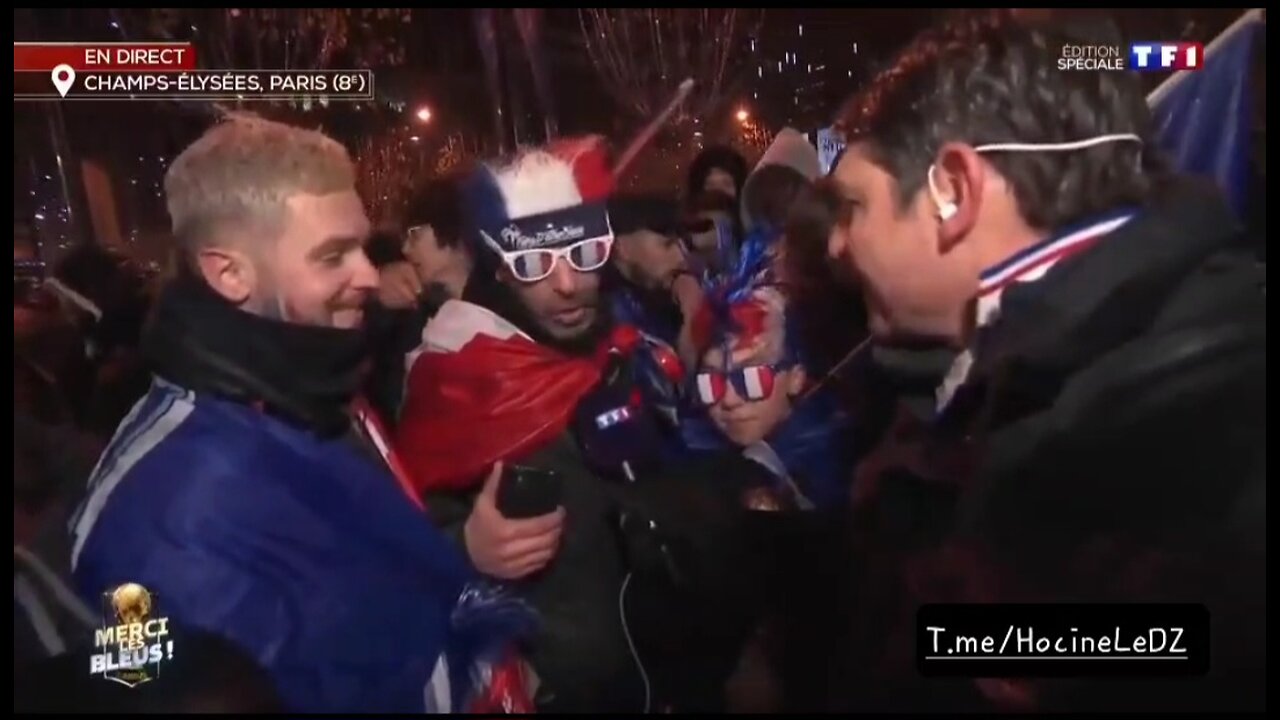 "on n'oublie pas on ne pardonne pas". Un supporter a adressé un message à Emmanuel Macron !