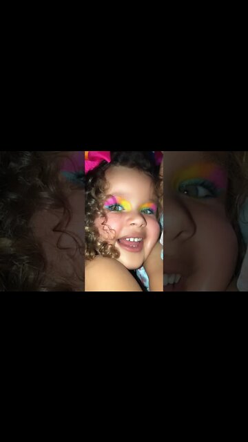 COMPREI MAQUIAGENS NOVAS E TESTEI - #shorts #linda #bebe