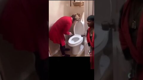 TRY NOT TO EAT WHILE WATCHING THIS VIDEO | RANDOM ROADHOUSE