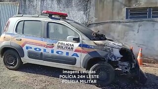 Bom Jesus do Galho homem ouve vozes e coloca fogo em viatura da PM em frente o quartel