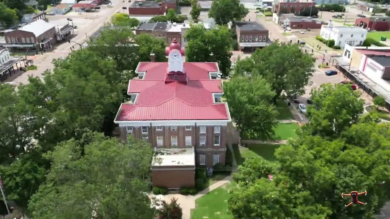 Holly Springs, MS - Courthouse Square - Circle Timelapse