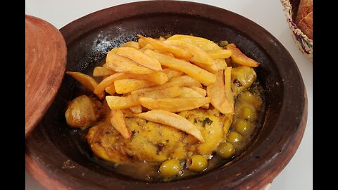 tajine met kip طجين الدجاج بالزيتو