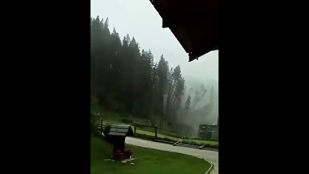 Nature's Fury Unleashed in the Dolomites: Devastating Thunderstorms🌩️💔"