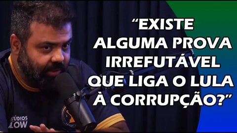 IGOR COLOCA SERGIO MORO NA PAREDE
