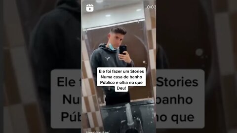 JAMAIS FAÇA SELFIE EM BANHEIRO PUBLICO OU ISSO PODE ACONTECER #meme #viral #shorts
