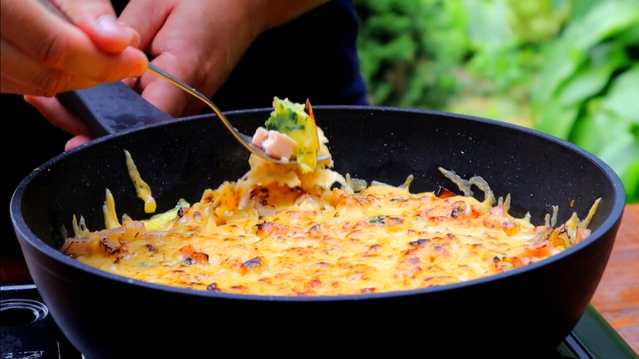 A very simple and tasty dish in a pan. What to cook for dinner