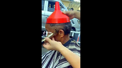 Epic Fail! Hilarious Haircut Gone Wrong. Witness the ultimate barber prank! This guy's haircut take