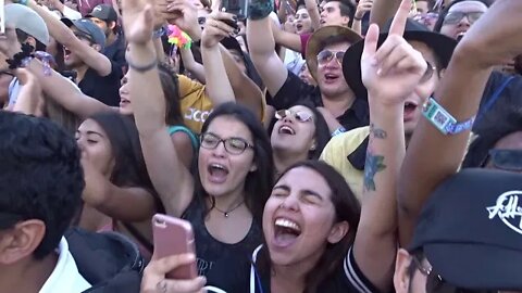 Mon Laferte ◉ Lollapalooza 2018 📅17.03.2018 🎵Tu falta de querer🎵 📍 Parque O'higgins 🌎Santiago Chile