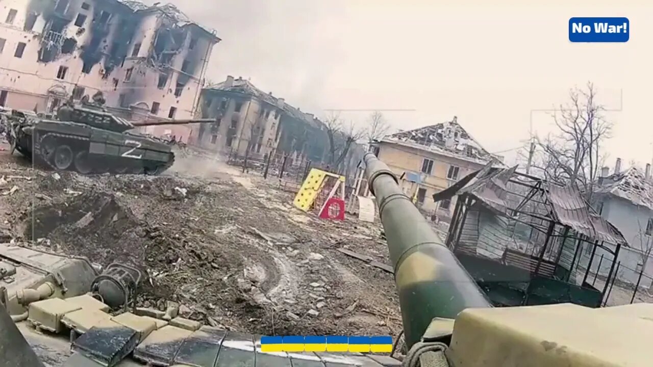 DPR tank during street clashes in Mariupol!