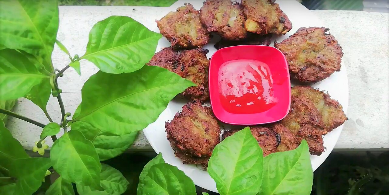 Delicious Banana Fry recipe with Raw banana-কাঁচা কলার মুচমুচে বড়া।