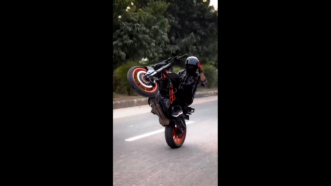 KTM DUKE 200 STUNTS 😲🥰