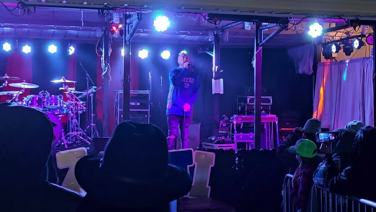 @LilWyteWMR performing "Acid" live.