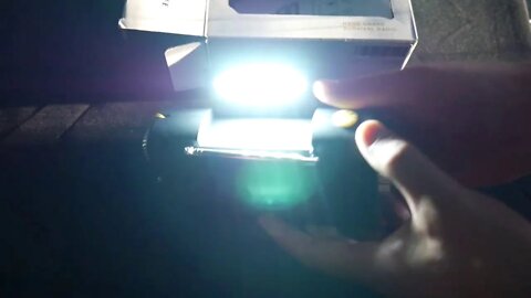 Reading Light Feature - SUNGLIFE Solar Crank Weather Radio AM-FM Flashlight Power Bank USB Charger
