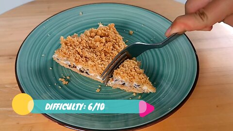 Fresh crumbled cake with ricotta and chocolate