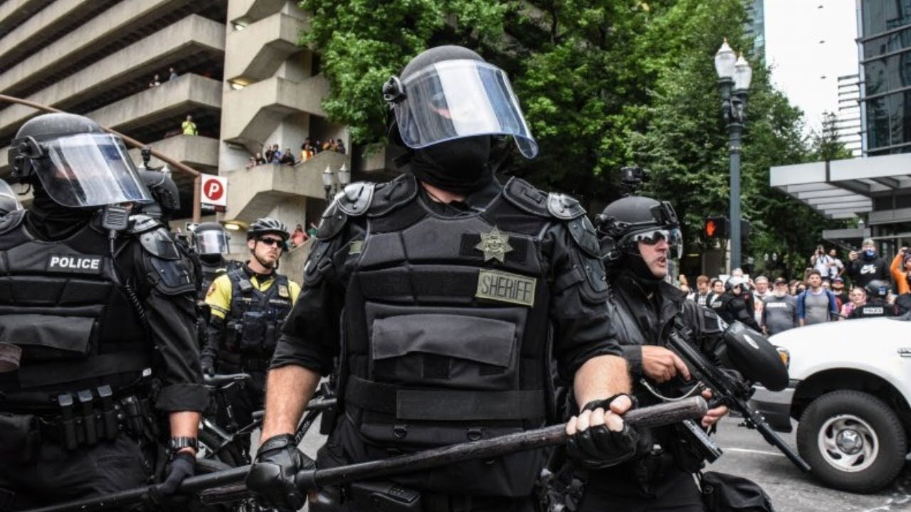 Portland Riot #Portland #riot #live #backtheblue #antifa 8/22/2020