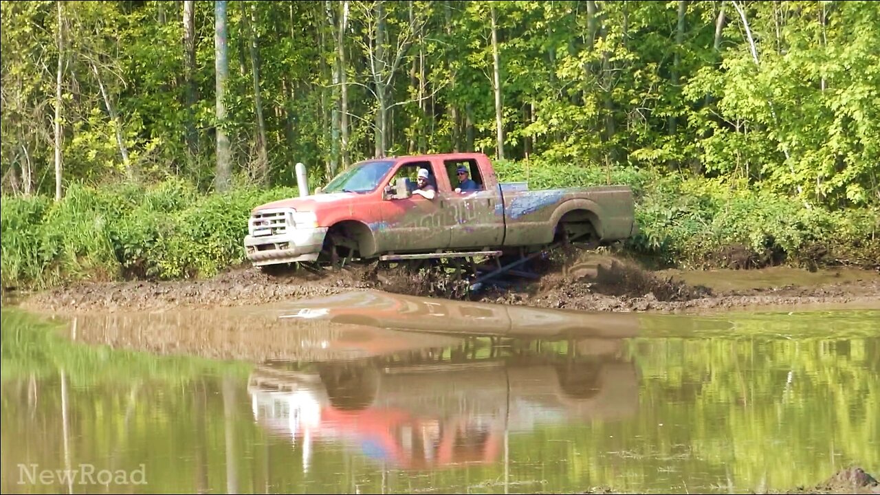 MUD Drivers - American Mega Mud Bogging Offroad Mudrunner 4x4 Truck Mudding Off-Road