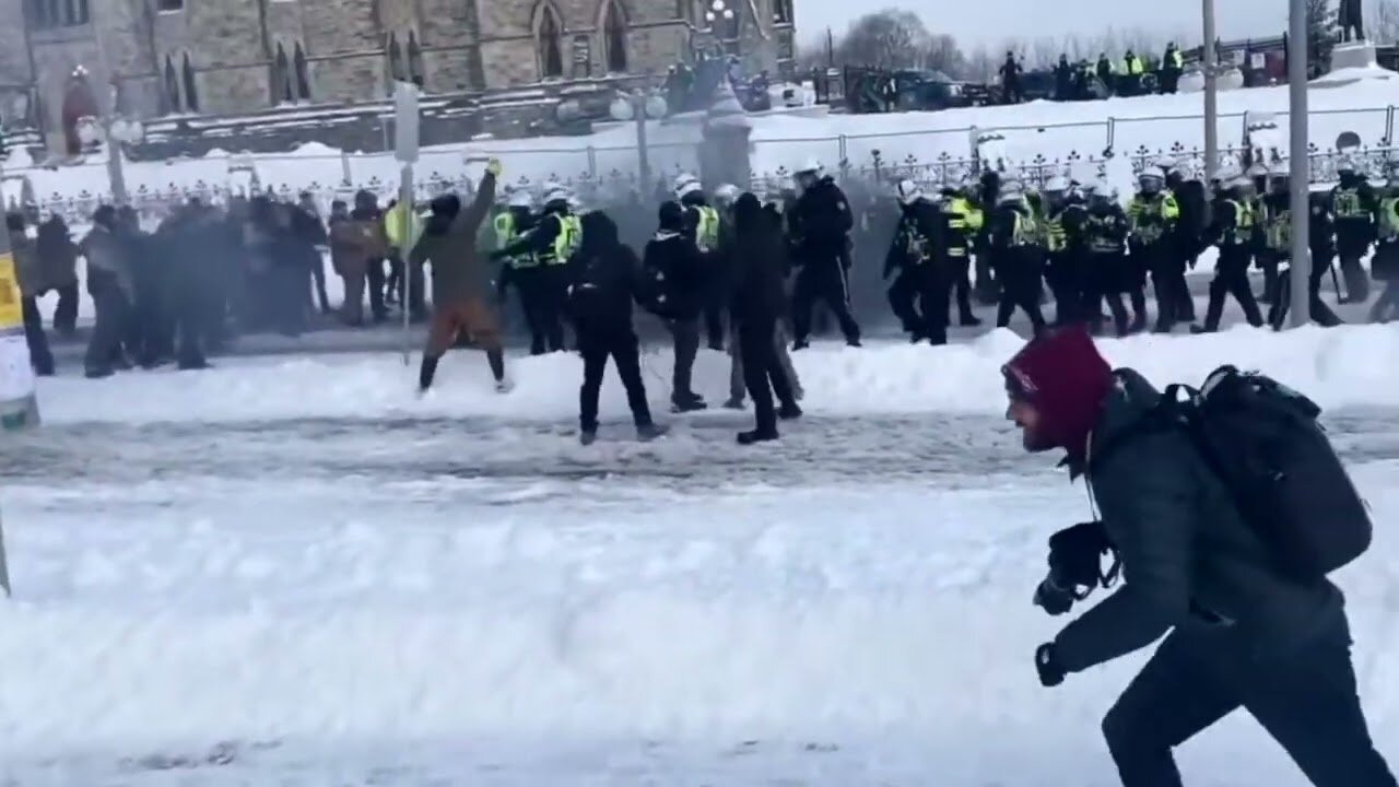 Canadians Being Gassed By Police For Peaceful Protest - Ottawa Freedom Convoy